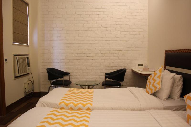 Fabhotel Daffodil Huda City Center Gurgaon Exterior photo