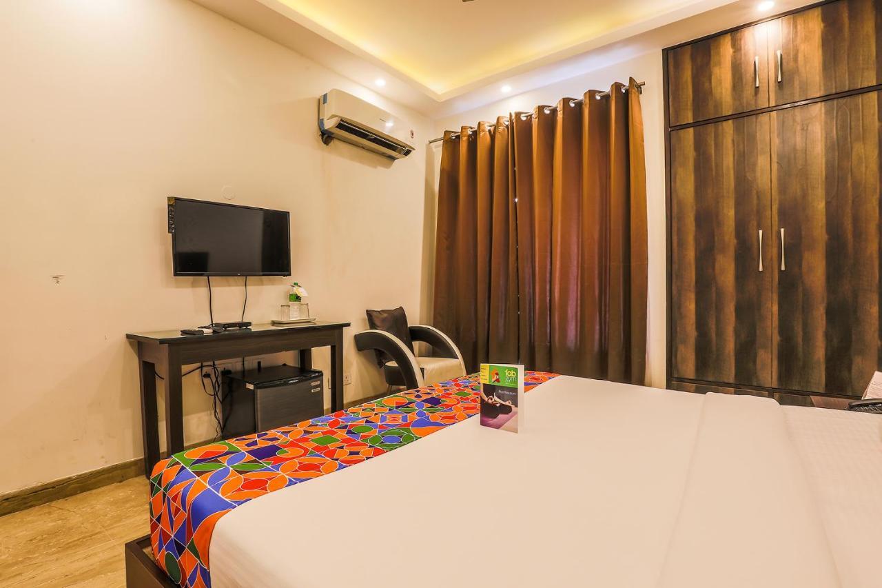 Fabhotel Daffodil Huda City Center Gurgaon Exterior photo