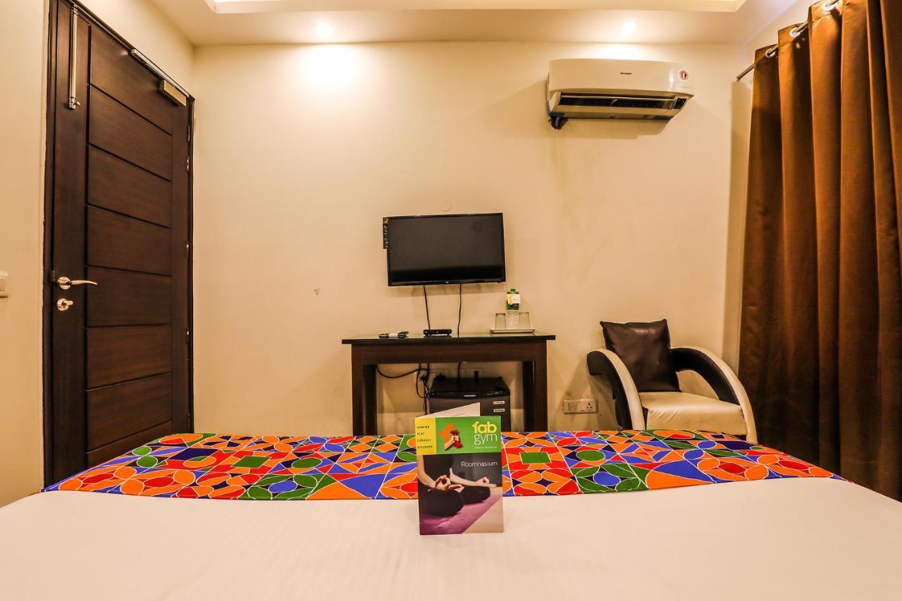 Fabhotel Daffodil Huda City Center Gurgaon Exterior photo