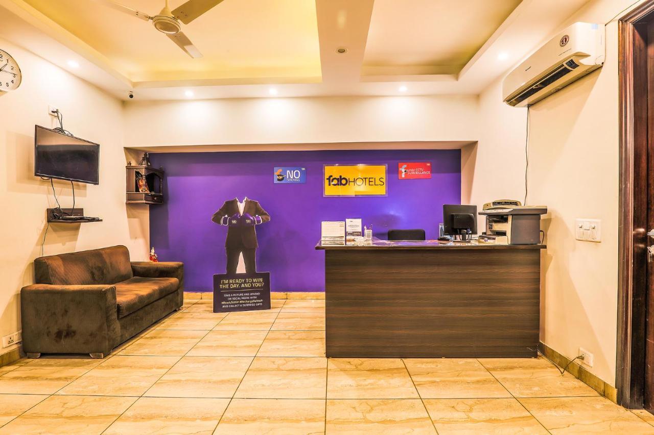 Fabhotel Daffodil Huda City Center Gurgaon Exterior photo